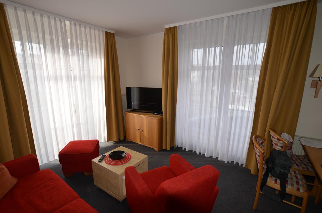 Ferienwohnung 2 Im Haus Huehnergott Sellin Rum bild