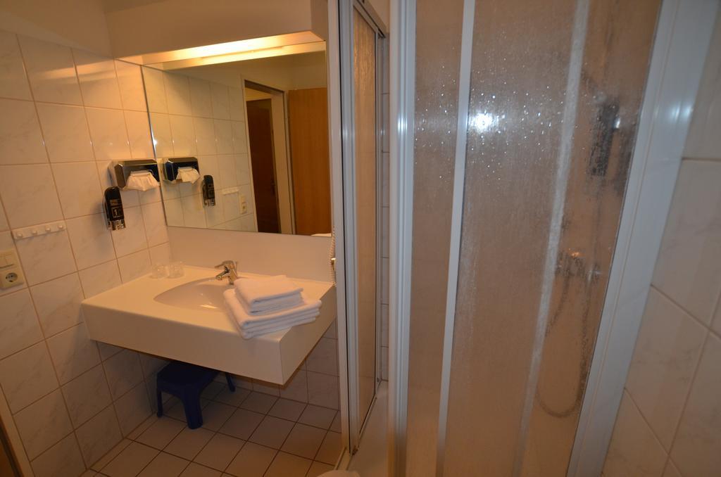 Ferienwohnung 2 Im Haus Huehnergott Sellin Rum bild