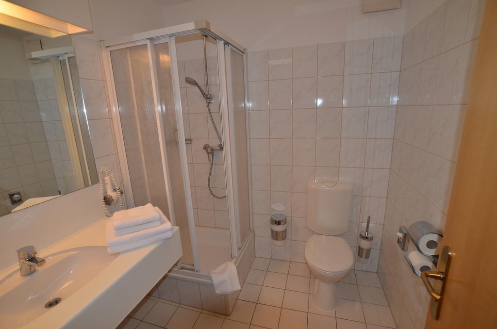 Ferienwohnung 2 Im Haus Huehnergott Sellin Rum bild